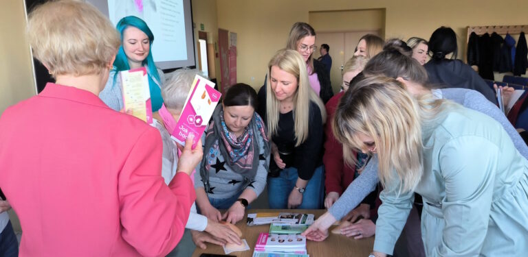 „Profilaktyka nowotworów piersi u kobiet z nauką samobadania” – prelekcja zorganizowana przez Parlament Studentów