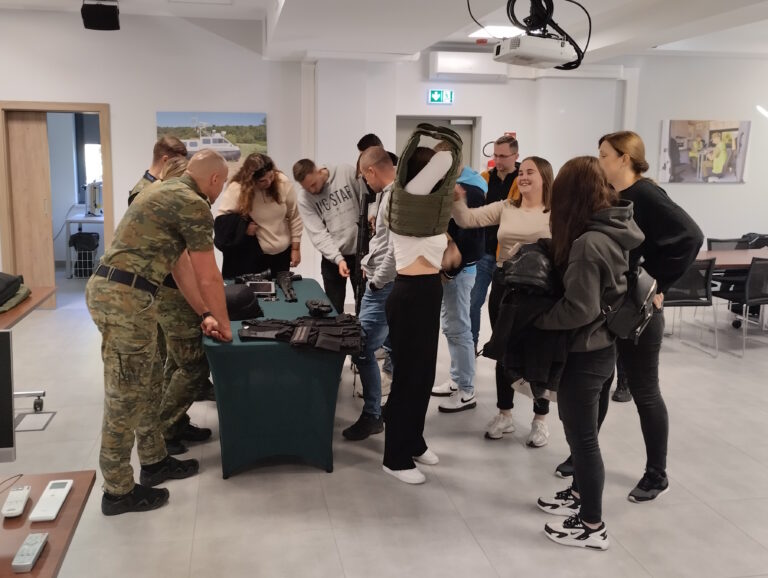 Wizyta studentów w Morskim Oddziale Straży Granicznej i MPG Nowy Świat