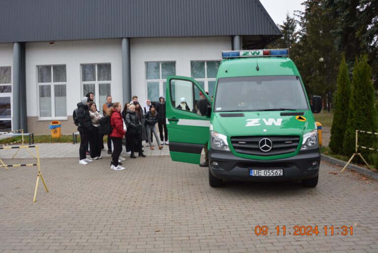 Pokaz ambulansu kryminalistycznego i warsztaty detektywistyczne z Kołem Naukowym Bezpieczeństwo