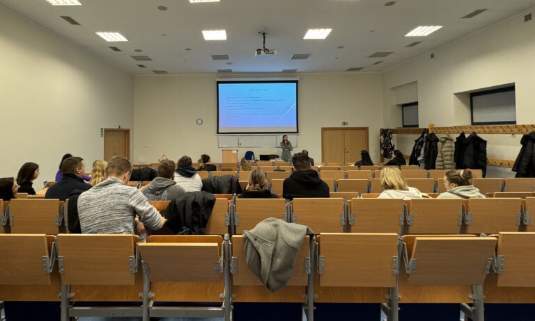 Relacja ze spotkania z Panią Iwoną Pogorzelską – psychologiem i surdotyflopedagogiem