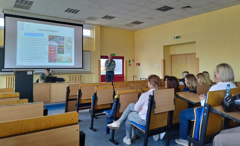 „HAZARD? Nie, dziękuję” – spotkanie studentów z funkcjonariuszami Krajowej Administracji Skarbowej