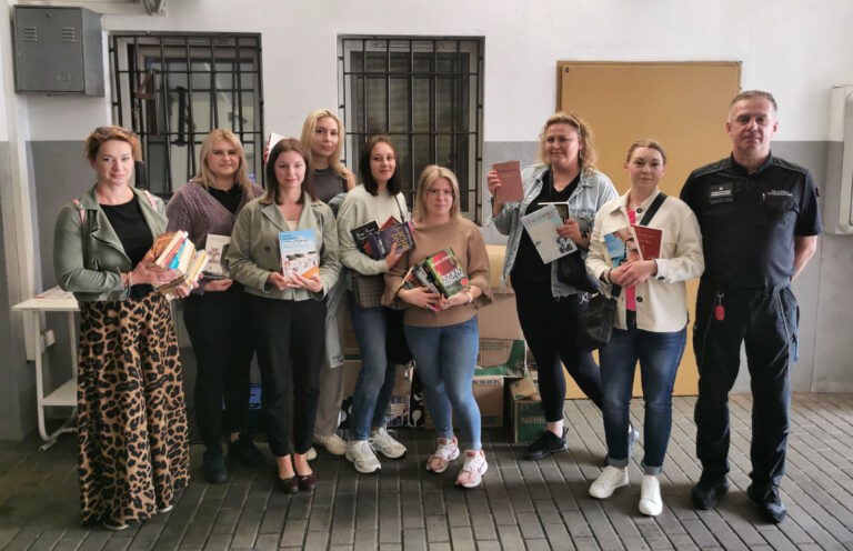 „Książka oknem na świat” – podsumowanie akcji Samorządu Studentów AMiSNS
