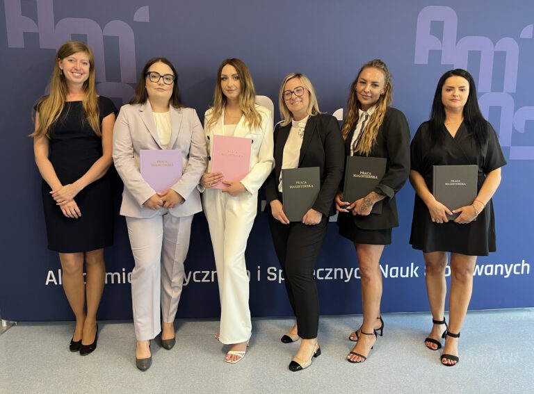 Psychologia 2025: Drugi rocznik absolwentów już z dyplomem!