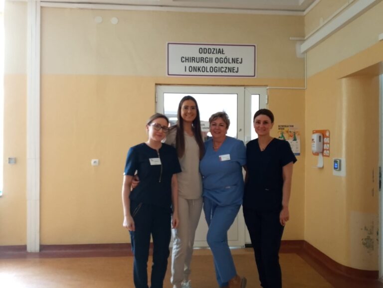 Studenci pielęgniarstwa przystąpili do egzaminów praktycznych w elbląskich szpitalach